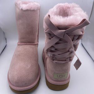 UGG WOMENS SHORT CONTINUITY BOW BOOT PINK